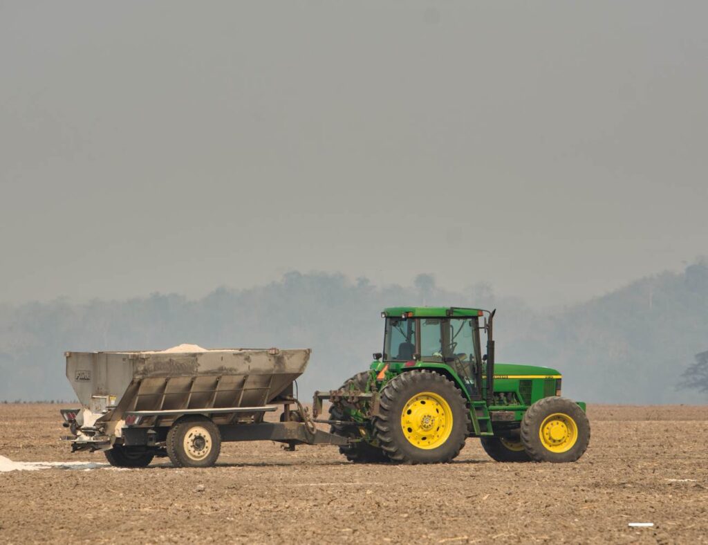 alquiler tractor con remolque